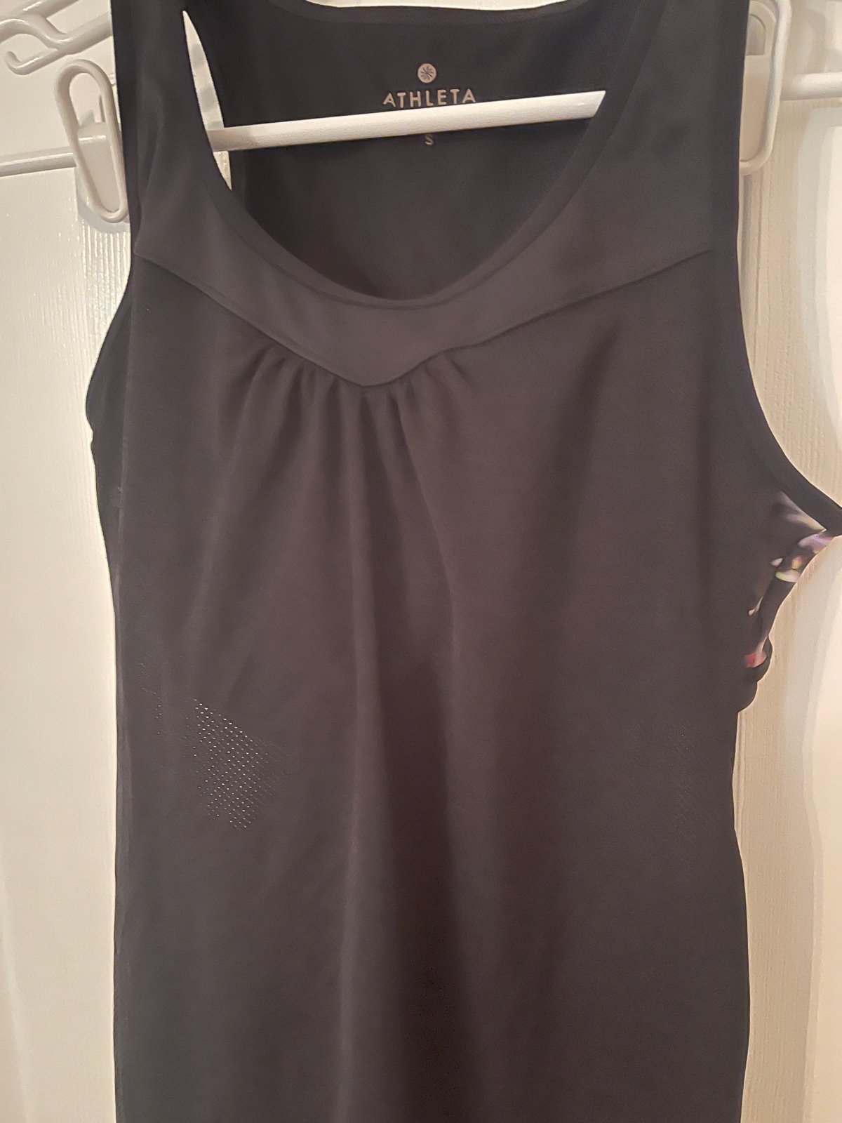Stylish Athleta tank with built in bra hZg0LZgDT Great