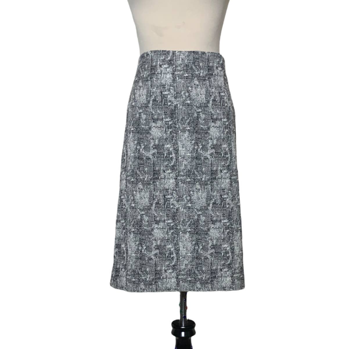 good price M.M. Lafleur crackle black pencil skirt size