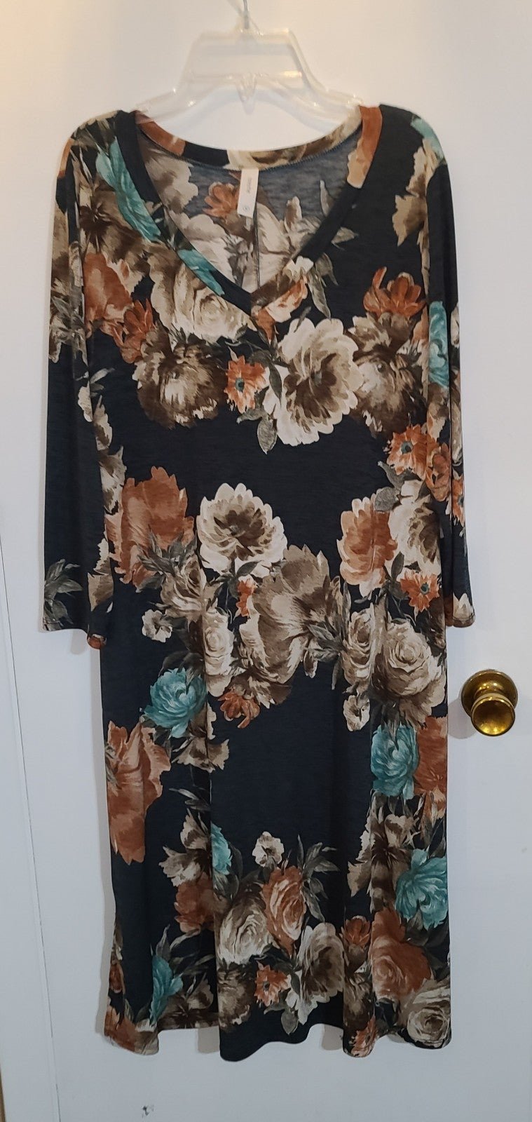 Wholesale price #148 NWOT Floral Dress with pockets p2c