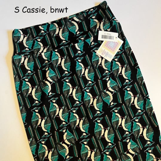 save up to 70% Small Lularoe Cassie pencil skirt, blue 