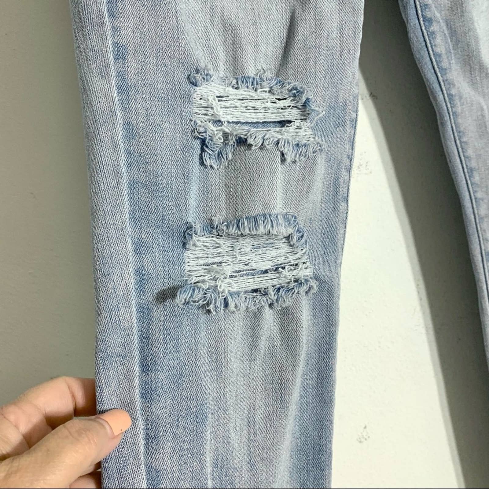 good price Levi’s 721 High Rise Skinny Jeans Distresses Light wash stretch EUC size 28 ponYInyv7 Zero Profit 