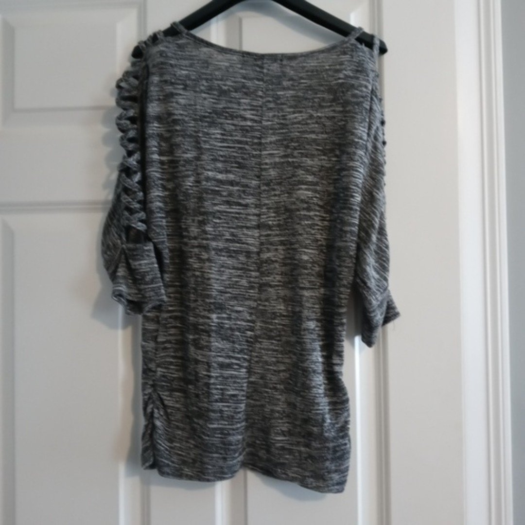 Promotions  Heart Soul Gray Cutout Sweater hOAahpkX0 New Style