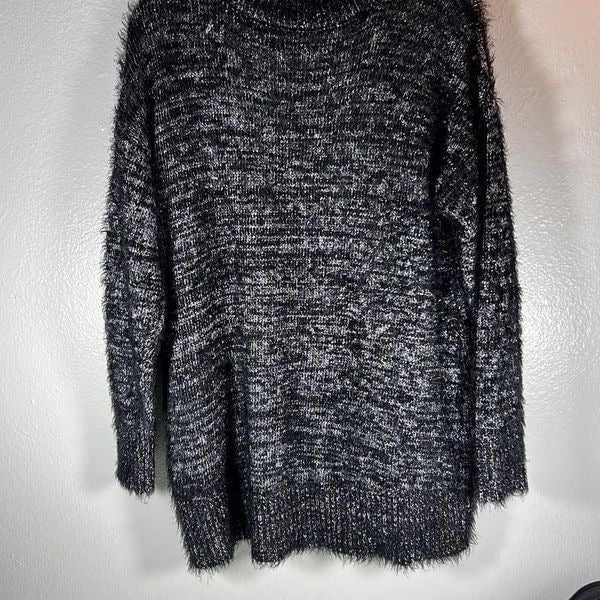 Popular Rock & Republic V-Neck Long Sleeve Eyelash Trim Sweater. Black. Size XL kvvO9bF2X New Style