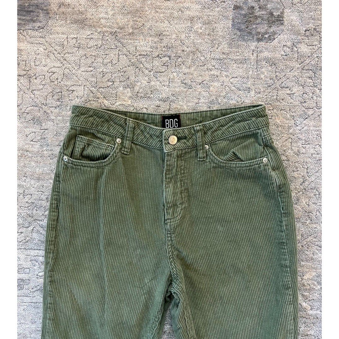 where to buy  BDG Urban Outfitters Green Corduroy Mom Jeans High Rise Size 26 Women pJUdIjUuV Hot Sale