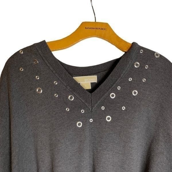 Amazing Michael Kors Women´s Size Medium Petite  Gray V neck Grommet Poncho Sweater ipW8d65PI hot sale