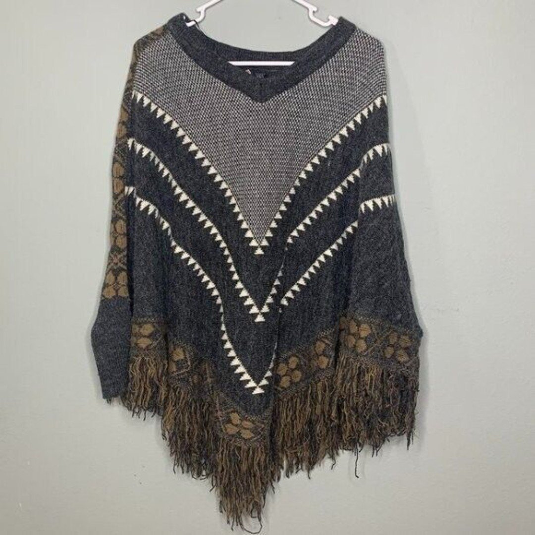 Beautiful Love by Design Sleeved Fringed BoHo Poncho XS/S New Without Tags ohffua8oj Online Shop