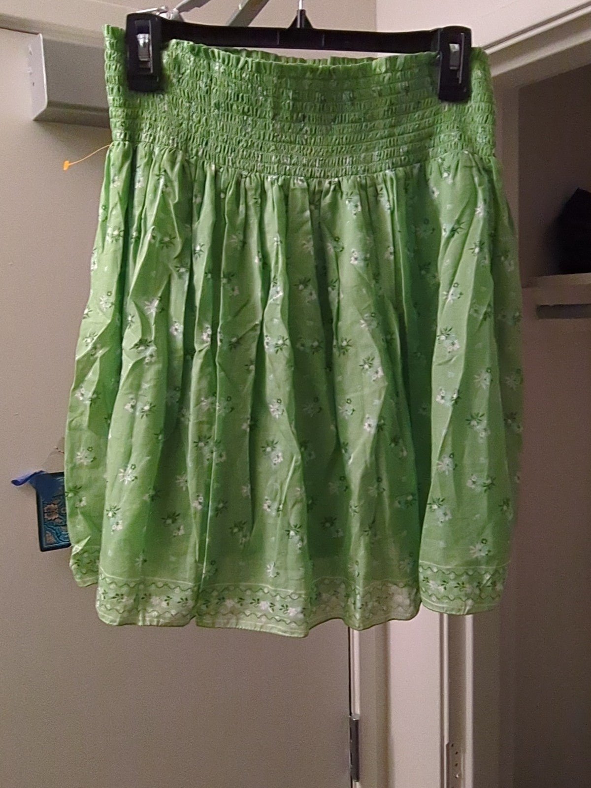 big discount Studio m size large green floral skirt LOw