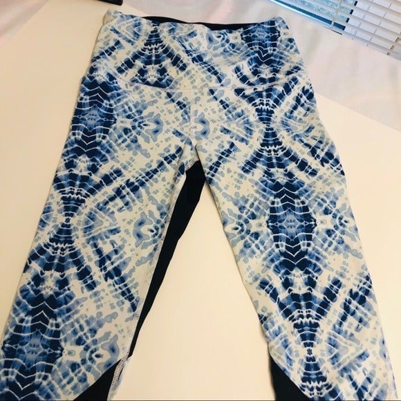 Fashion Victorias Secret blue tie dye Capri leggings Sm