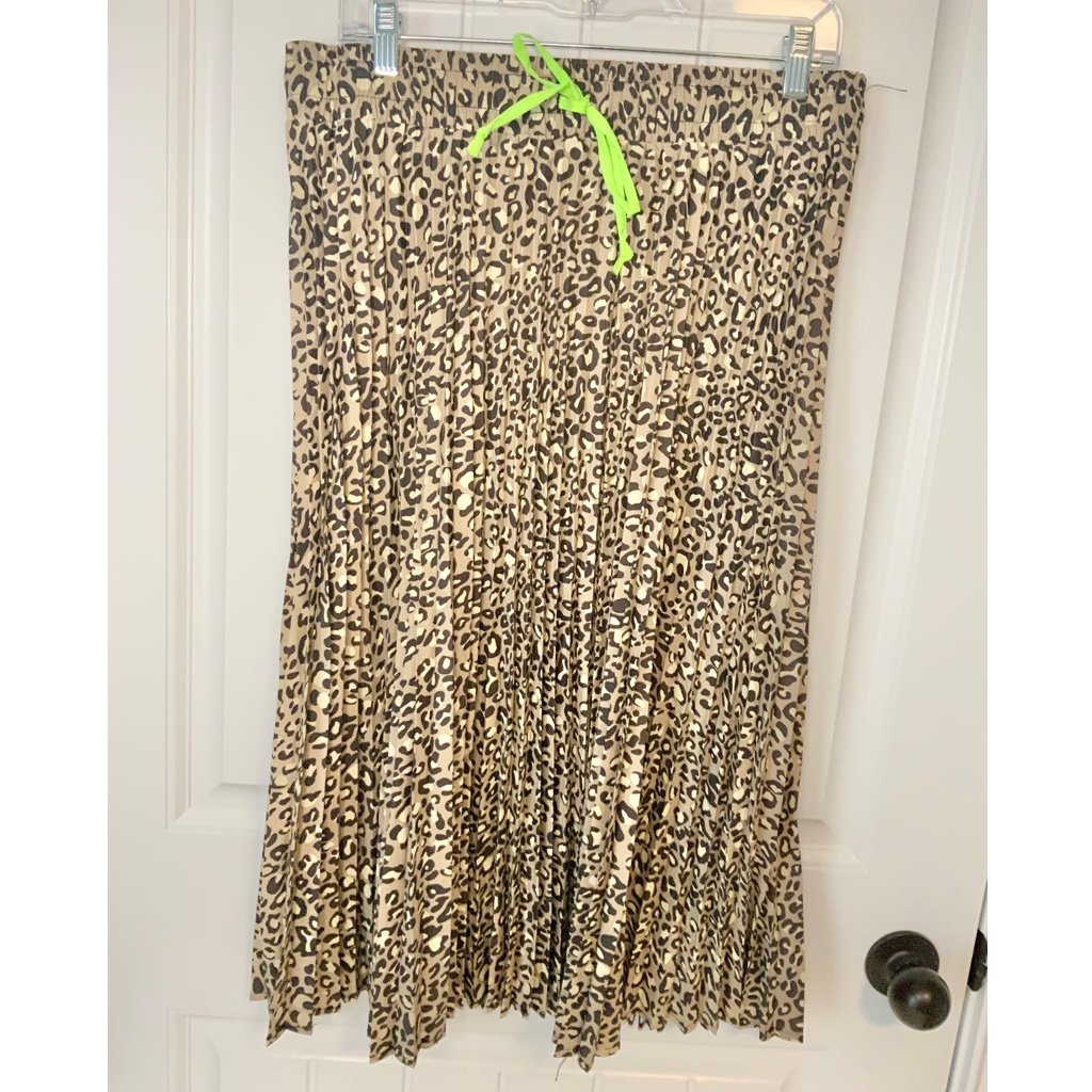 Factory Direct  Wild Fable Leopard Print Pleated Midi S
