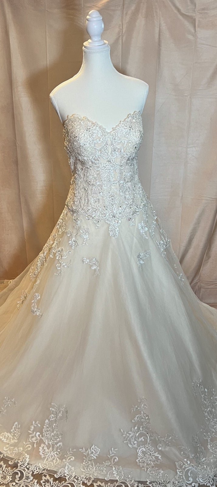 Perfect Brand New JEWEL beaded lace and tulle ball gown
