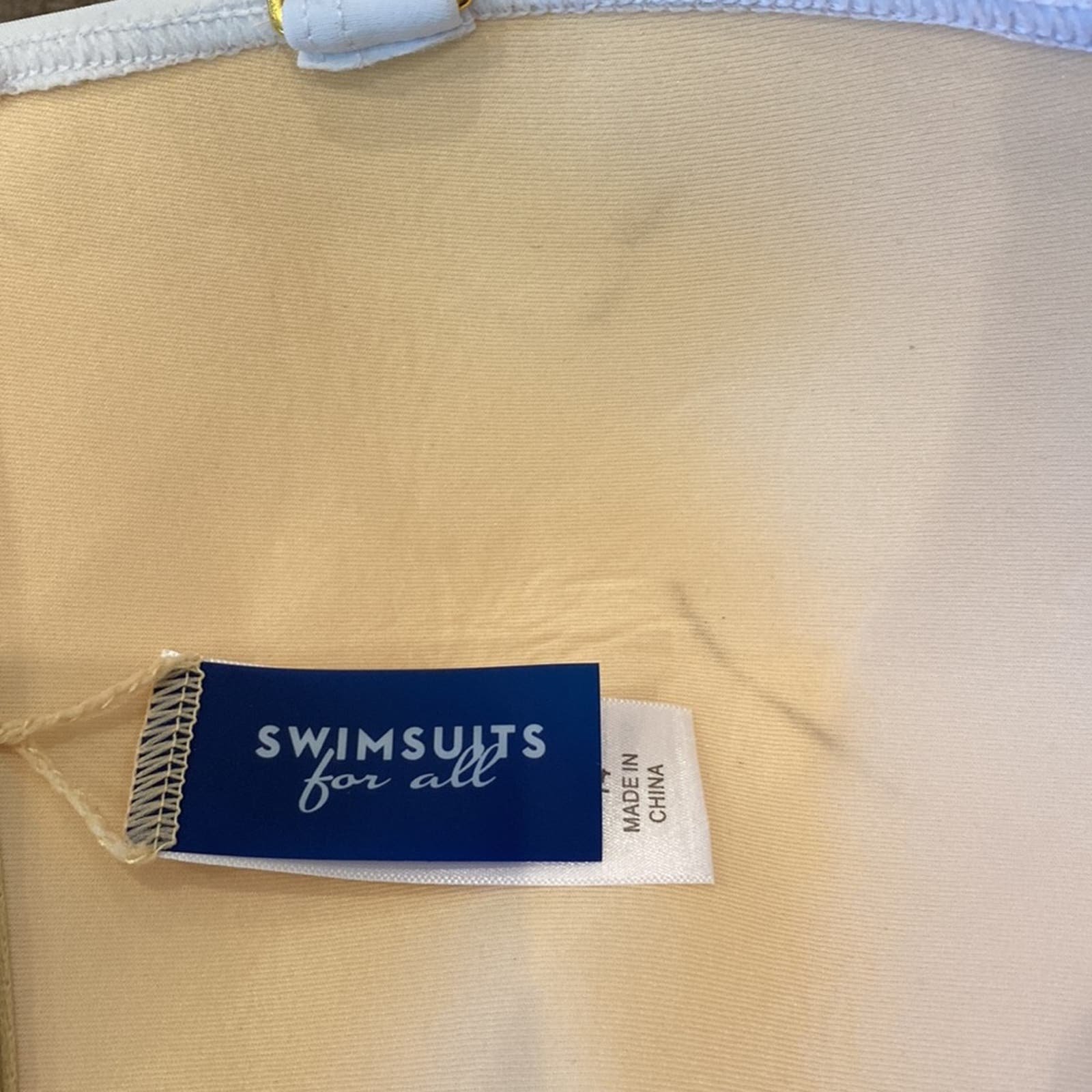 Beautiful NWT SWIMSUITS FOR ALL White Convertible Bikini Top Size 14 KRcU0e0J5 Cool