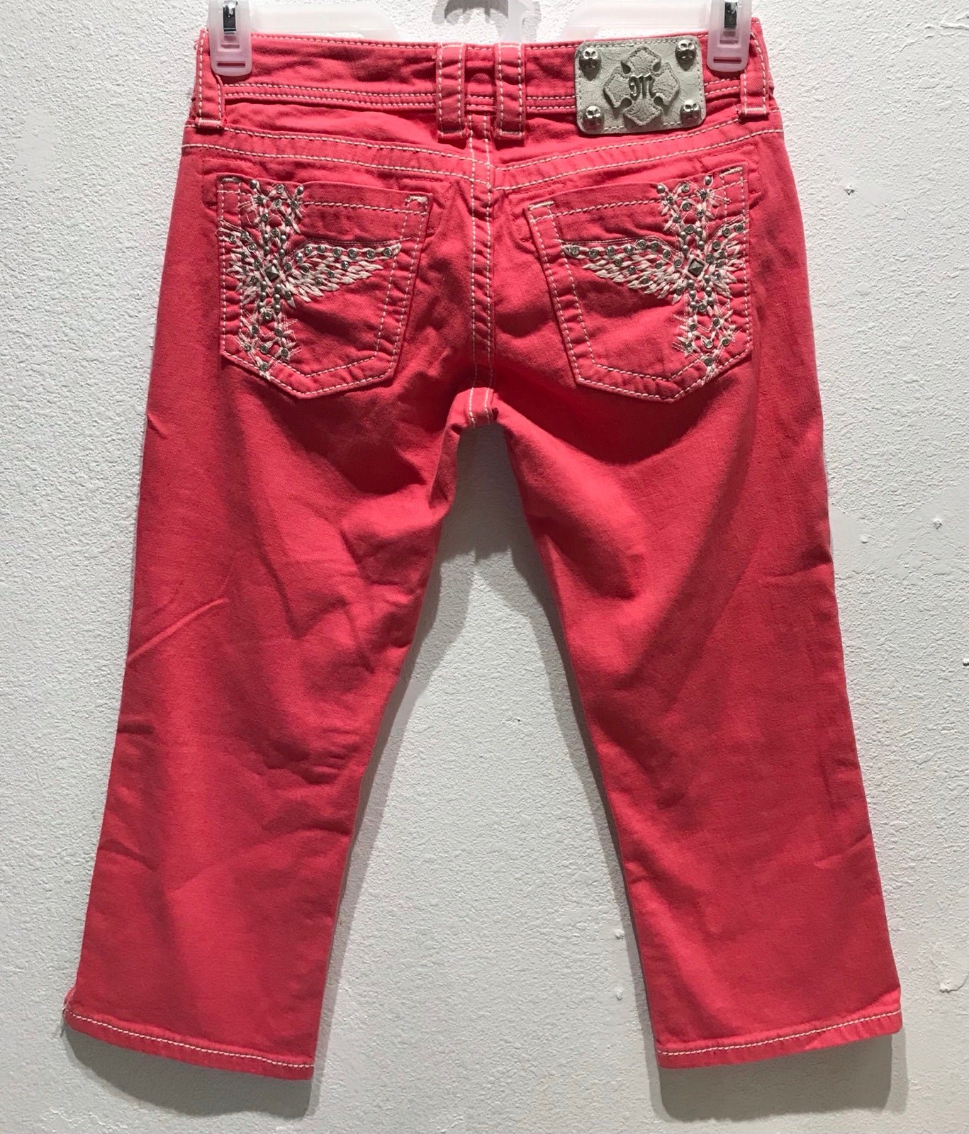 Beautiful Woman’s Miss Me Pink Blinged Out Capri Jeans pPp3JxH2L Discount