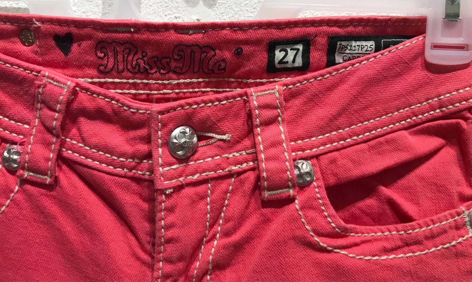 Beautiful Woman’s Miss Me Pink Blinged Out Capri Jeans pPp3JxH2L Discount