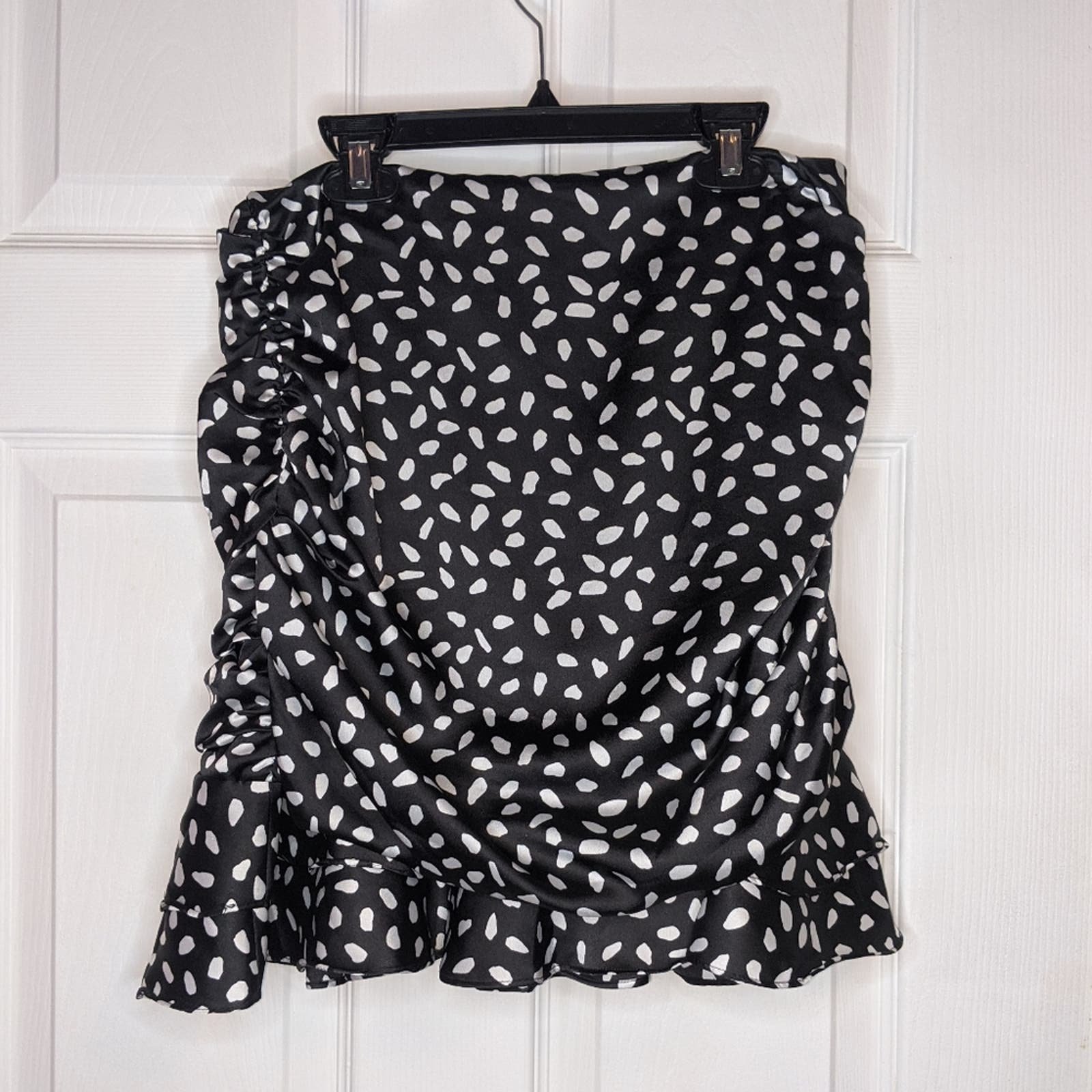 Custom Leche Black & White Polka Dot Pattern Ruched Ruffle Trim Skirt L m2bIsK7un Everyday Low Prices