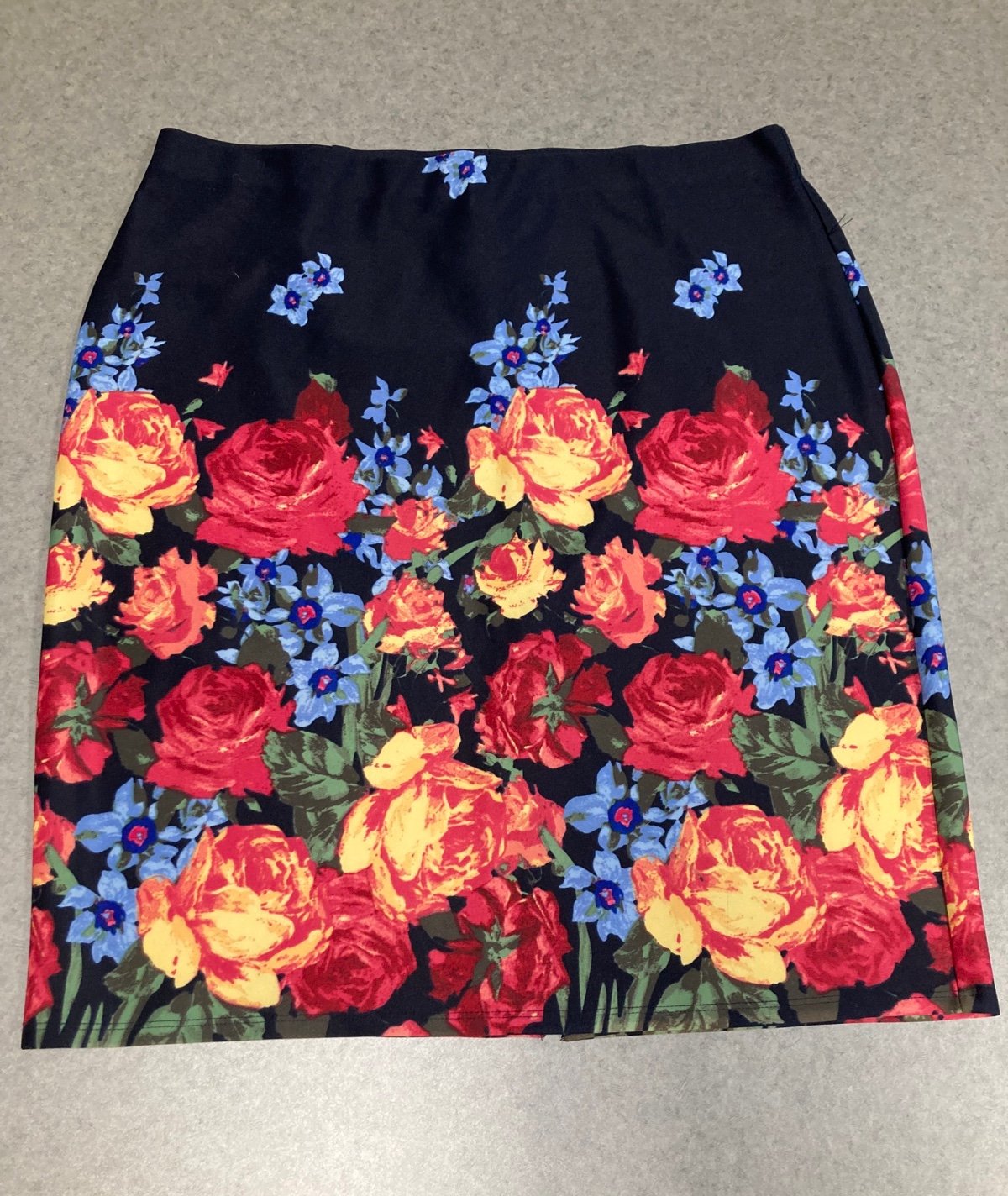 Latest  NYCC Navy Floral Print Skirt - Size XL p66wqAga