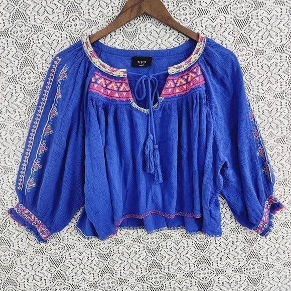 reasonable price VICI Rayon Embroidered Keyhole Crop To