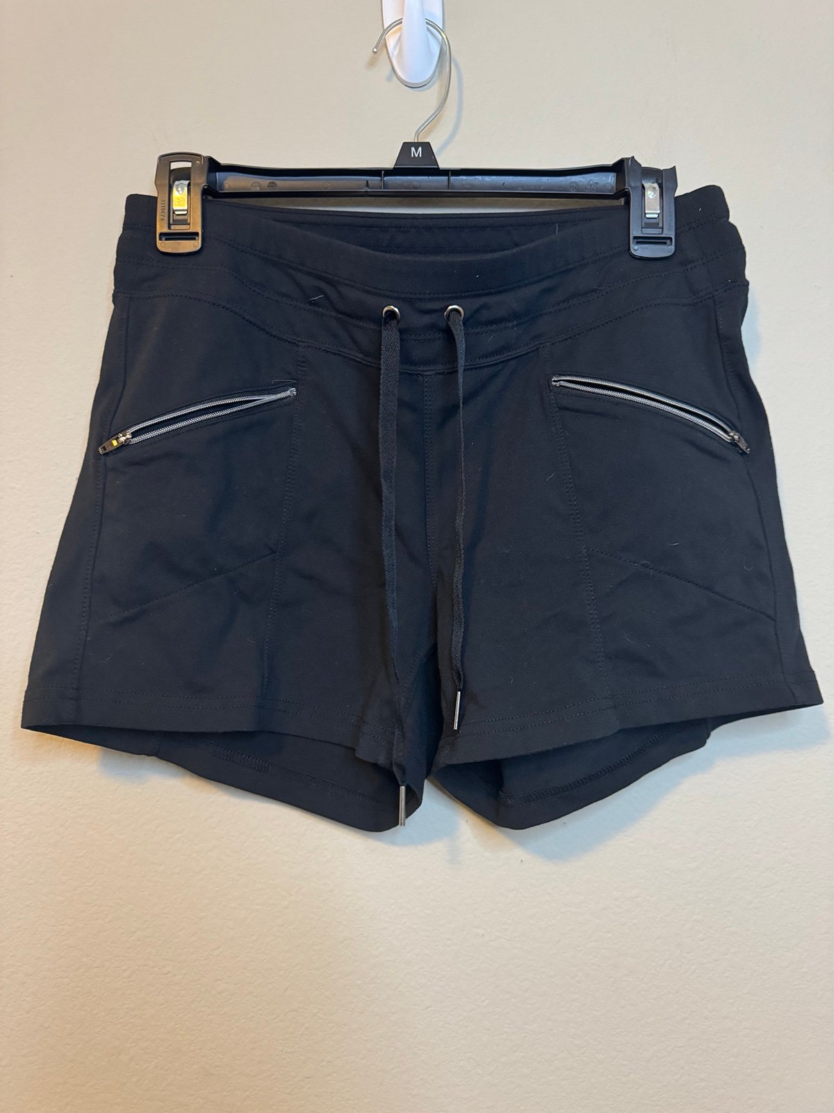 large selection Athleta Black Zipper Pocket Shorts Size