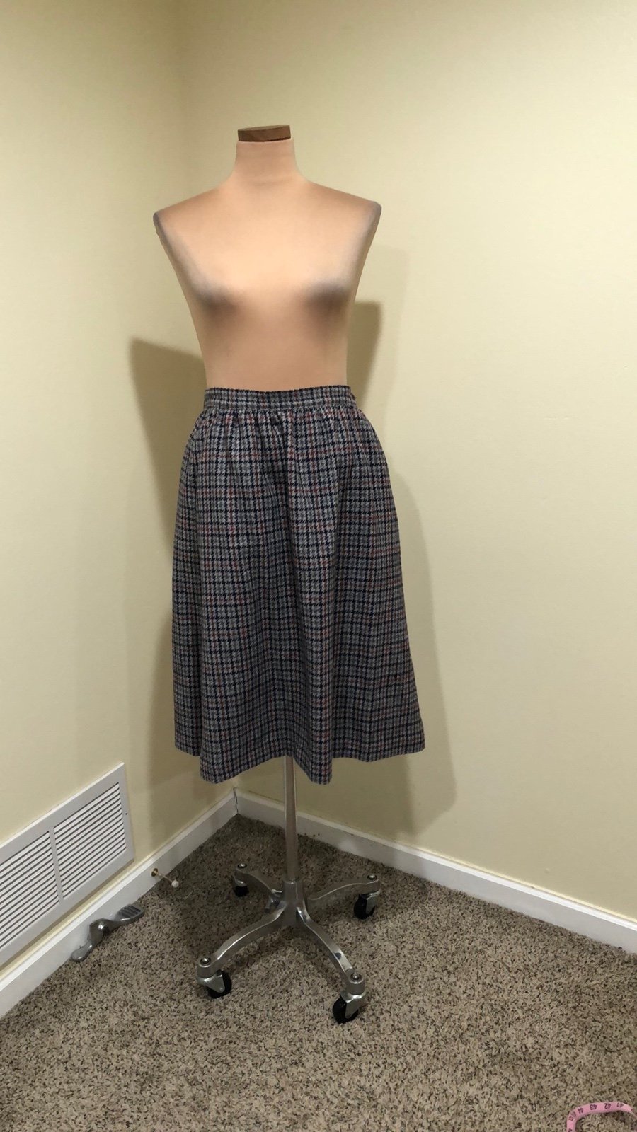 big discount Vintage Midi Skirt Size Small Gray Houndstooth Plaid High Waist nsu9Muswt Fashion