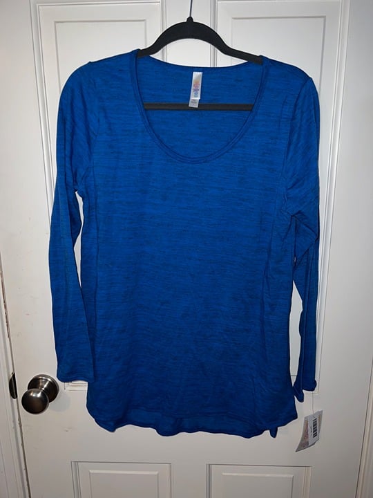 Perfect Blue long sleeve t-shirt - Lynnae (NWT) KrWFQjB