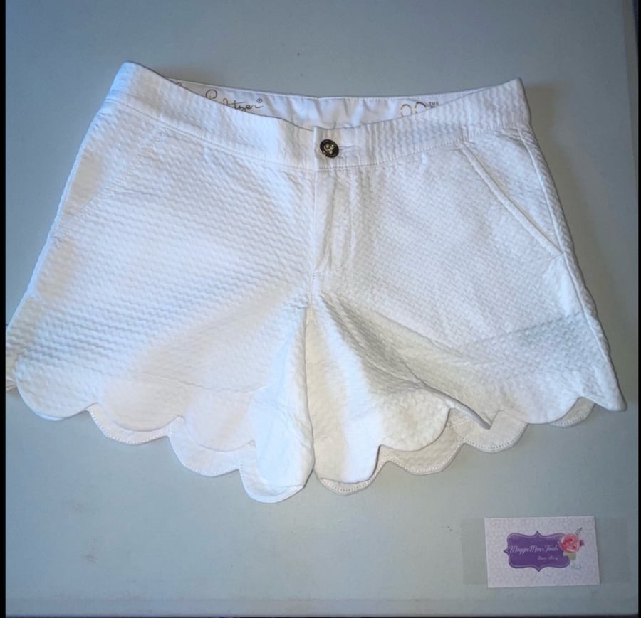 large discount NWT LILLY PULITZER WHITE BUTTERCUP SHORTS WITH SCALLOPED DETAIL LEG HEM SIZE 00 J0UZexhla just for you