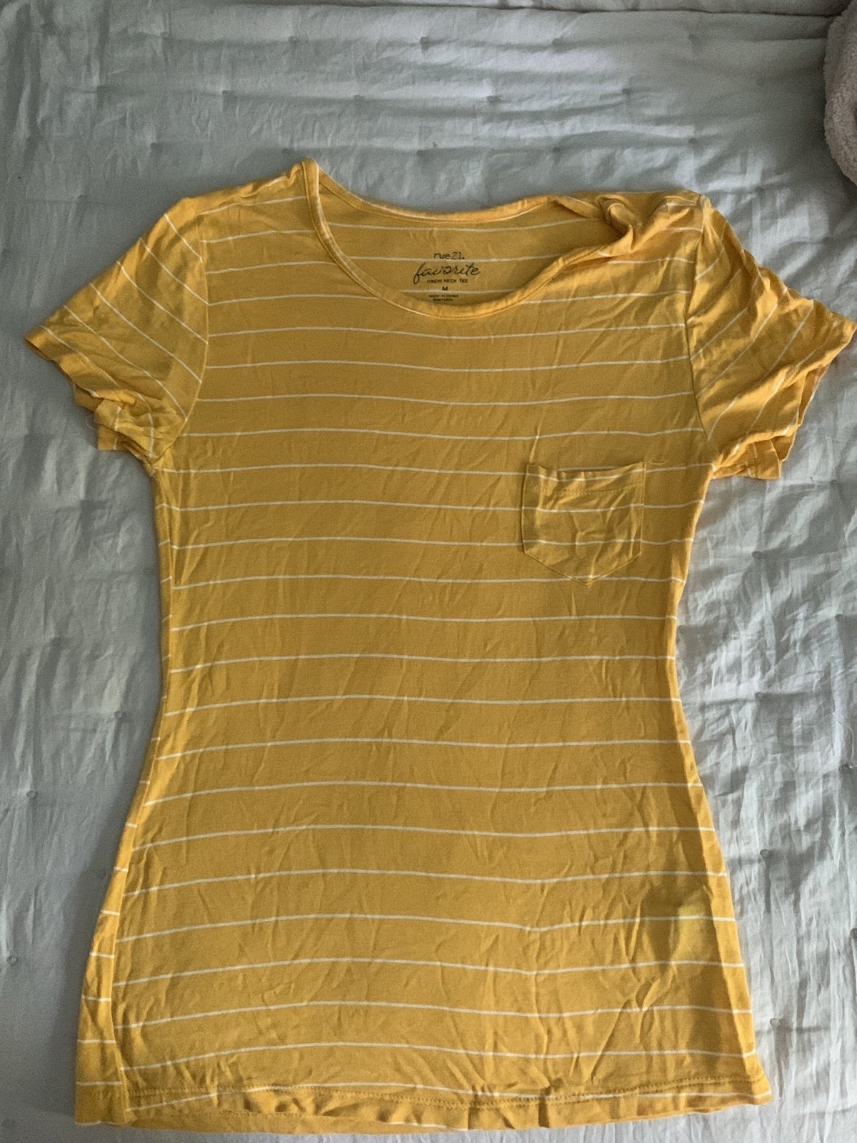 Authentic Yellow striped t-shirt very comfortable and s