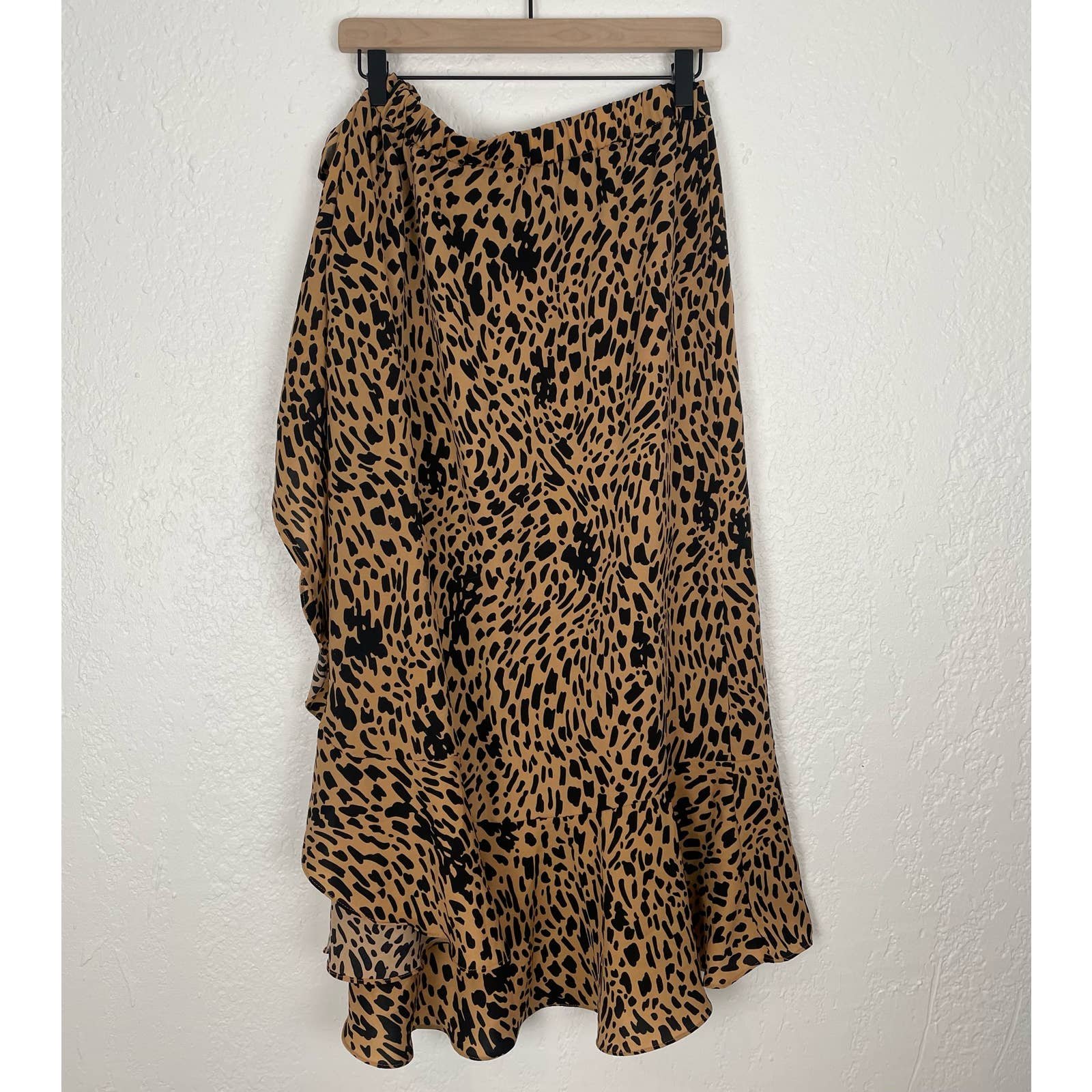 Amazing Umgee Leopard Print Wrap Midi Skirt Size Small 