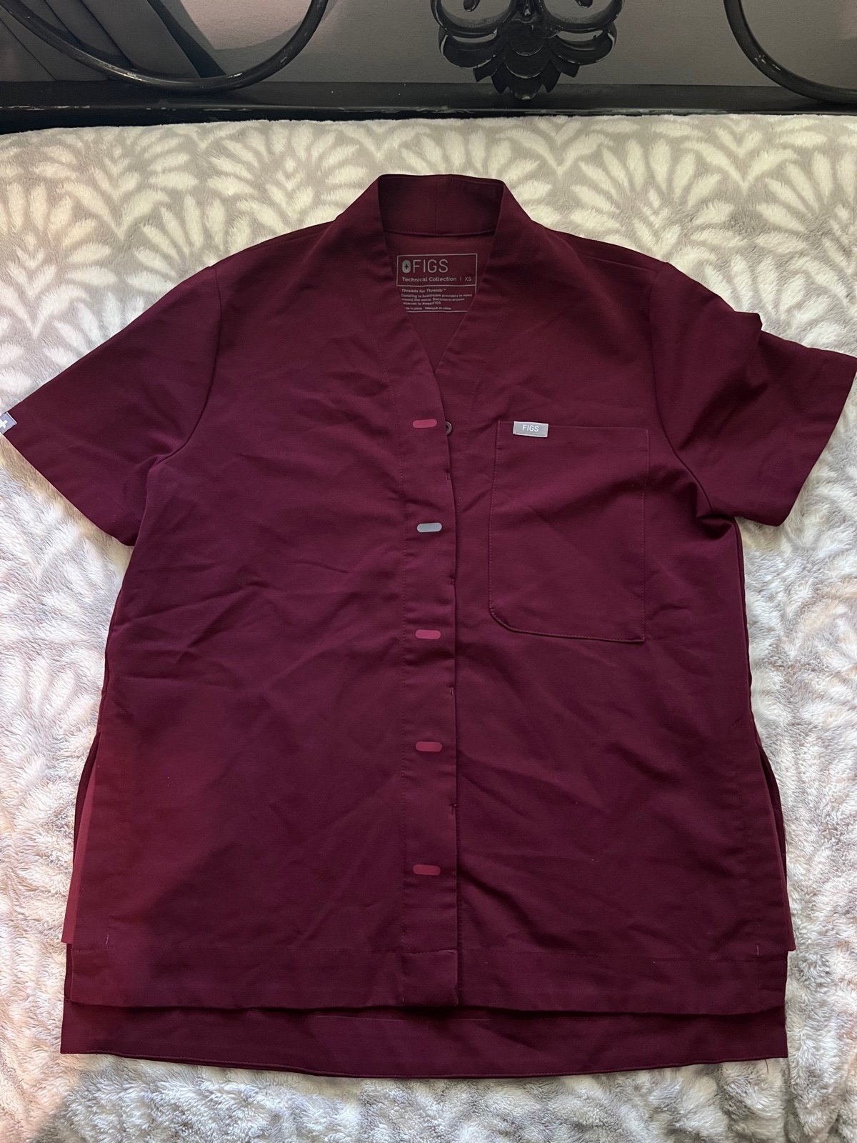 Simple FIGS Suswe Shawl Collar Scrub Top Maroon XS discontinued NwATiQ4V3 US Outlet