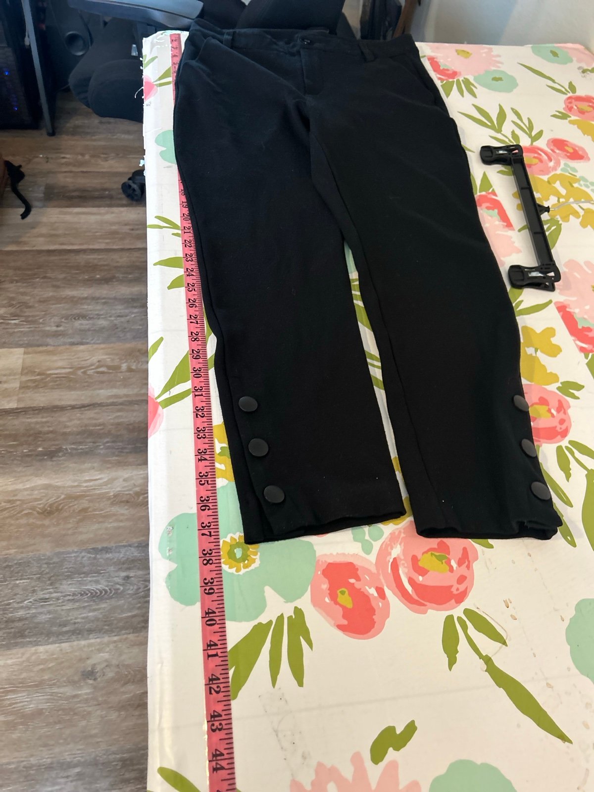 Special offer  CAbi Black Pants Womens size 8 Trouser Ankle Pant with button detailed ankle MK8G1TSUq Everyday Low Prices