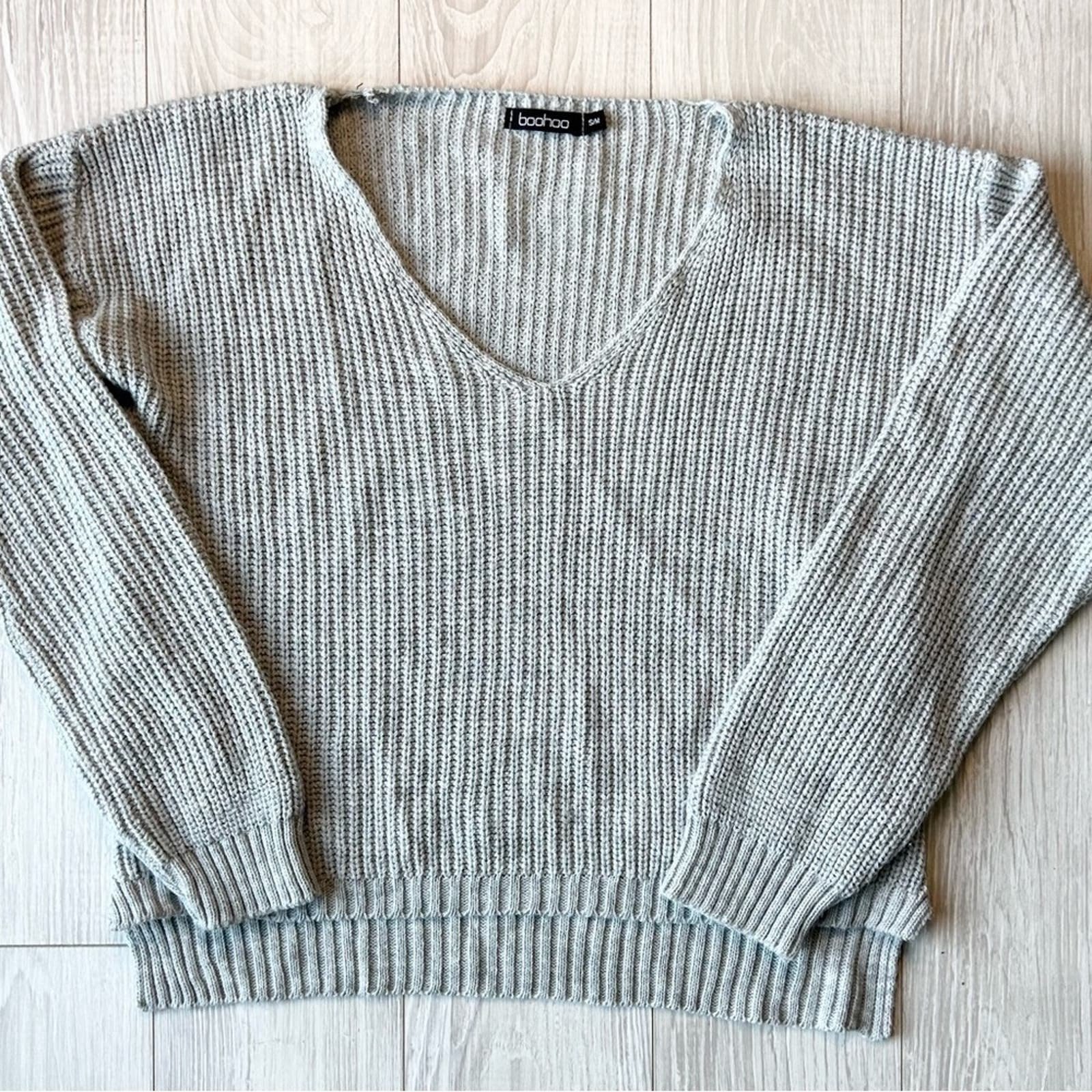 Great Boohoo Gray Knit Sweater Size S/M Ge7aGfMqH Buyin