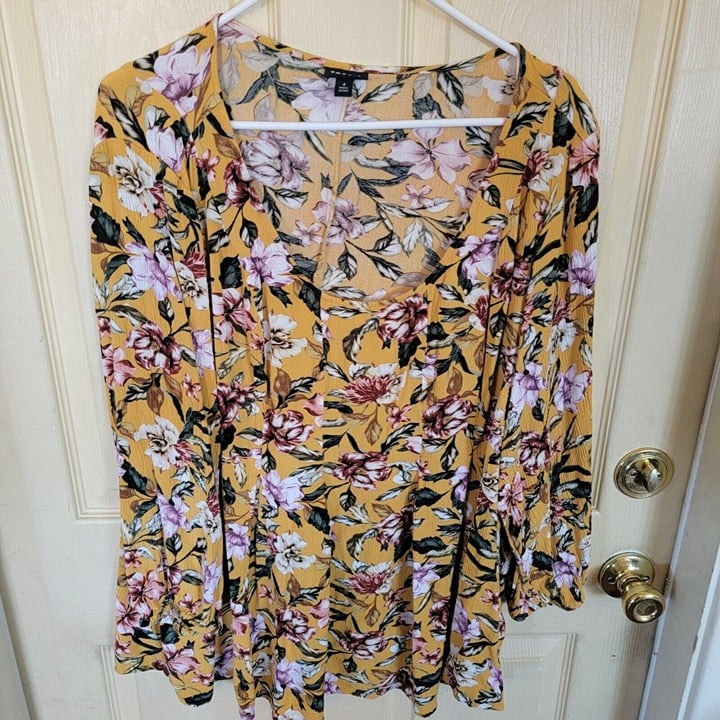 The Best Seller Torrid Yellow Multicolor Floral LS Crinkle Gauze Pleated Size 4, 4X KYuC7LNhs High Quaity