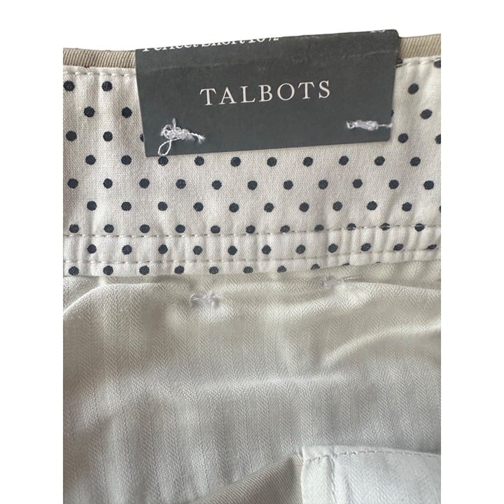 Gorgeous NWT Talbots Perfect Short Khaki 10.5