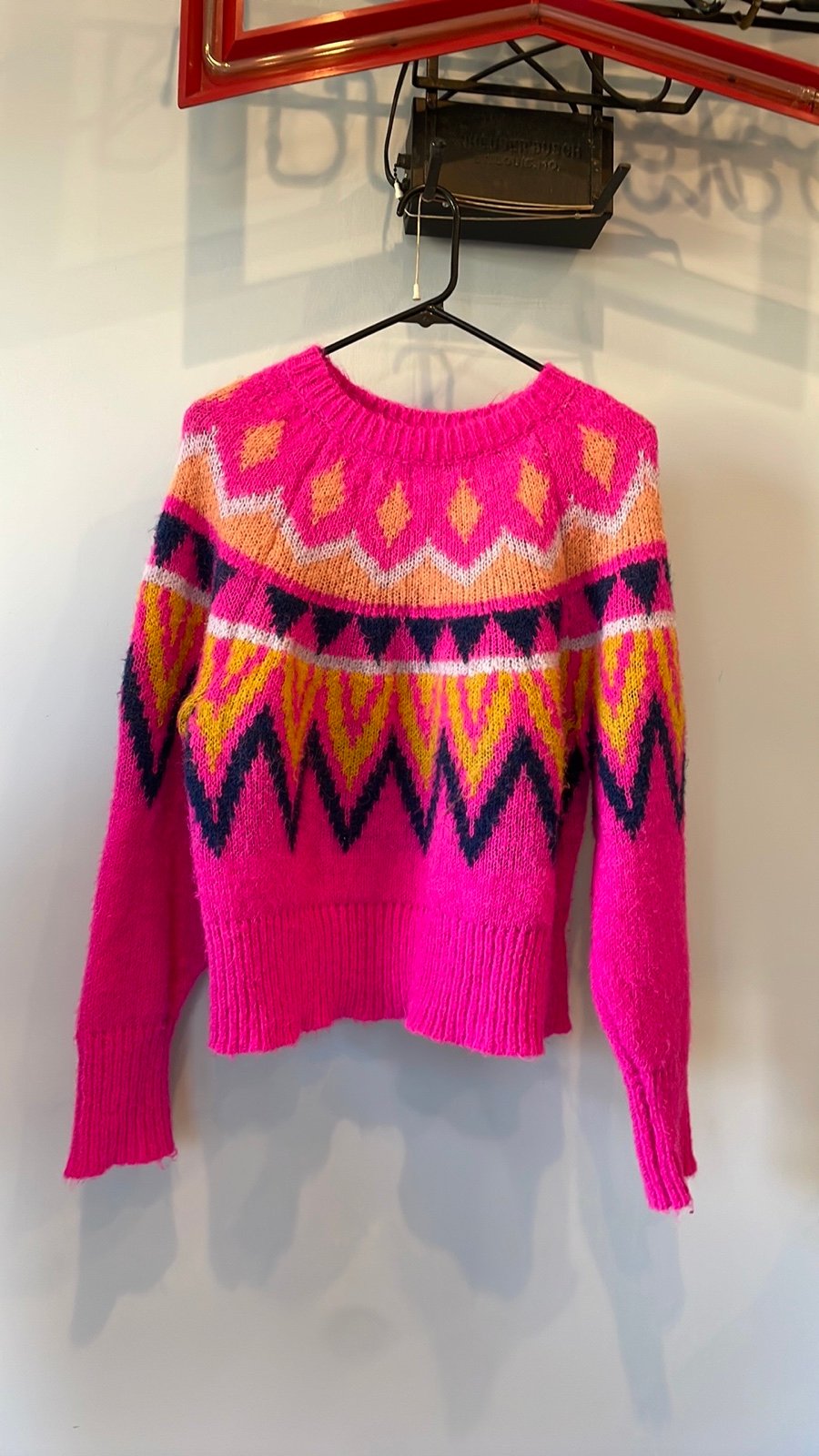 Elegant Neon pink tribal patterened Sweater large KBZhX