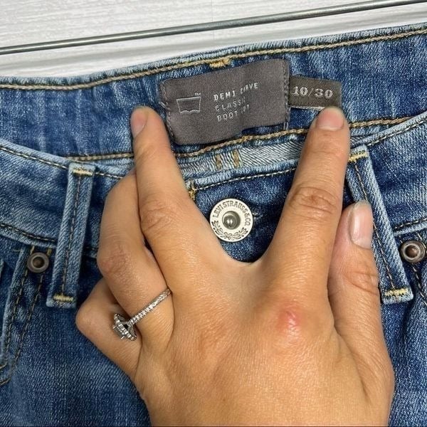 Amazing Levi’s Womens Demi Curve Classic Bootcut Jeans size 10/30 GvxrJAh4Q Fashion