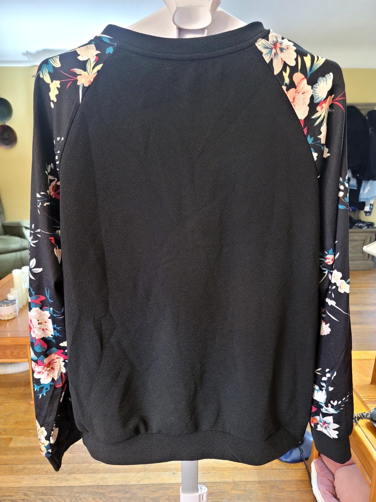 save up to 70% NWOT Women´s Floral Sweatshirt,  Size Large lQke9dNNO Cool