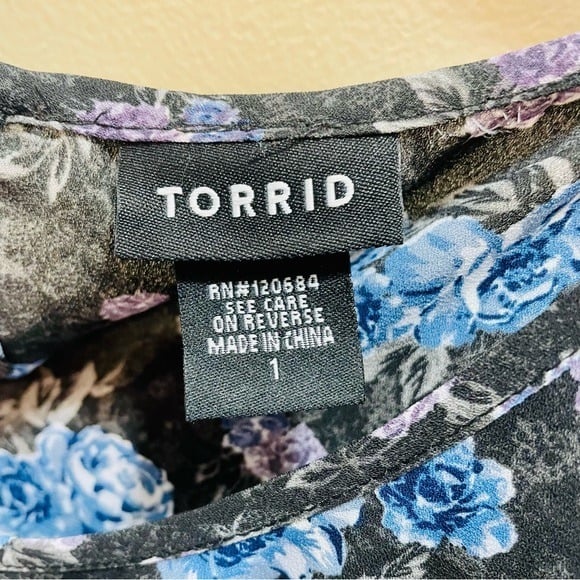 save up to 70% Torrid Black and Blue Floral High Low Blouse 1X OW5YTi2D3 outlet online shop