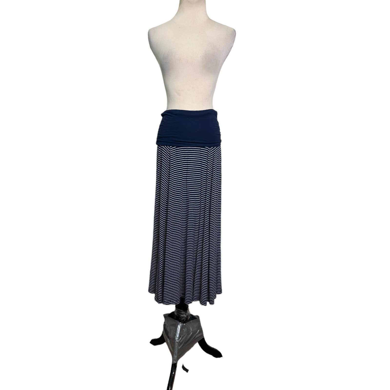 reasonable price Gap blue striped pull on maxi skirt si
