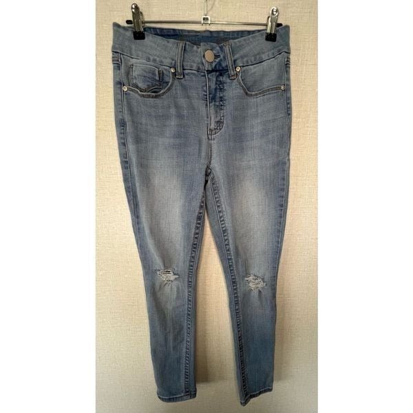 Discounted Seven7 Jeans Distressed Light Wash Skinny Je