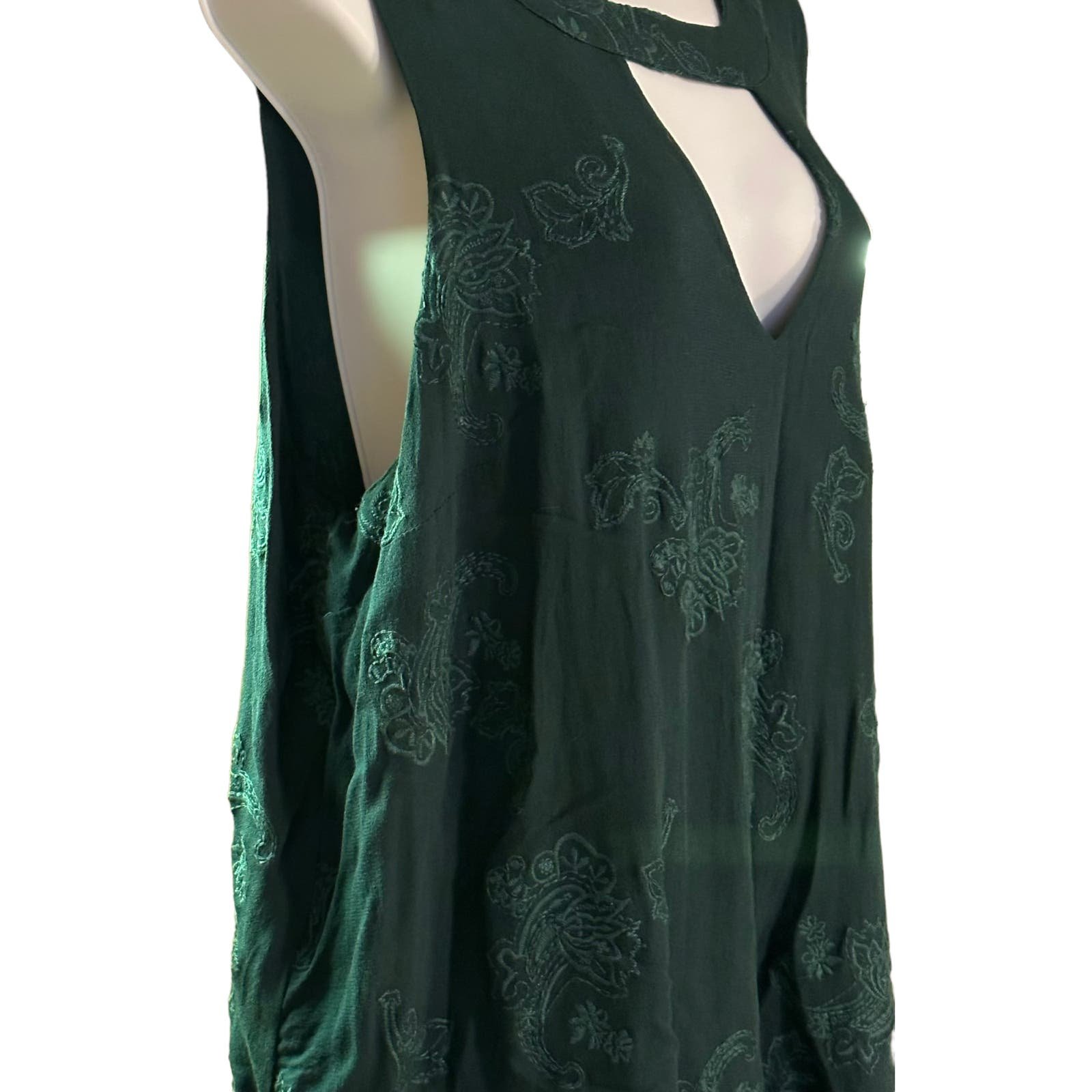 Promotions  Torrid Green Layered Sleeveless Top Size 1 