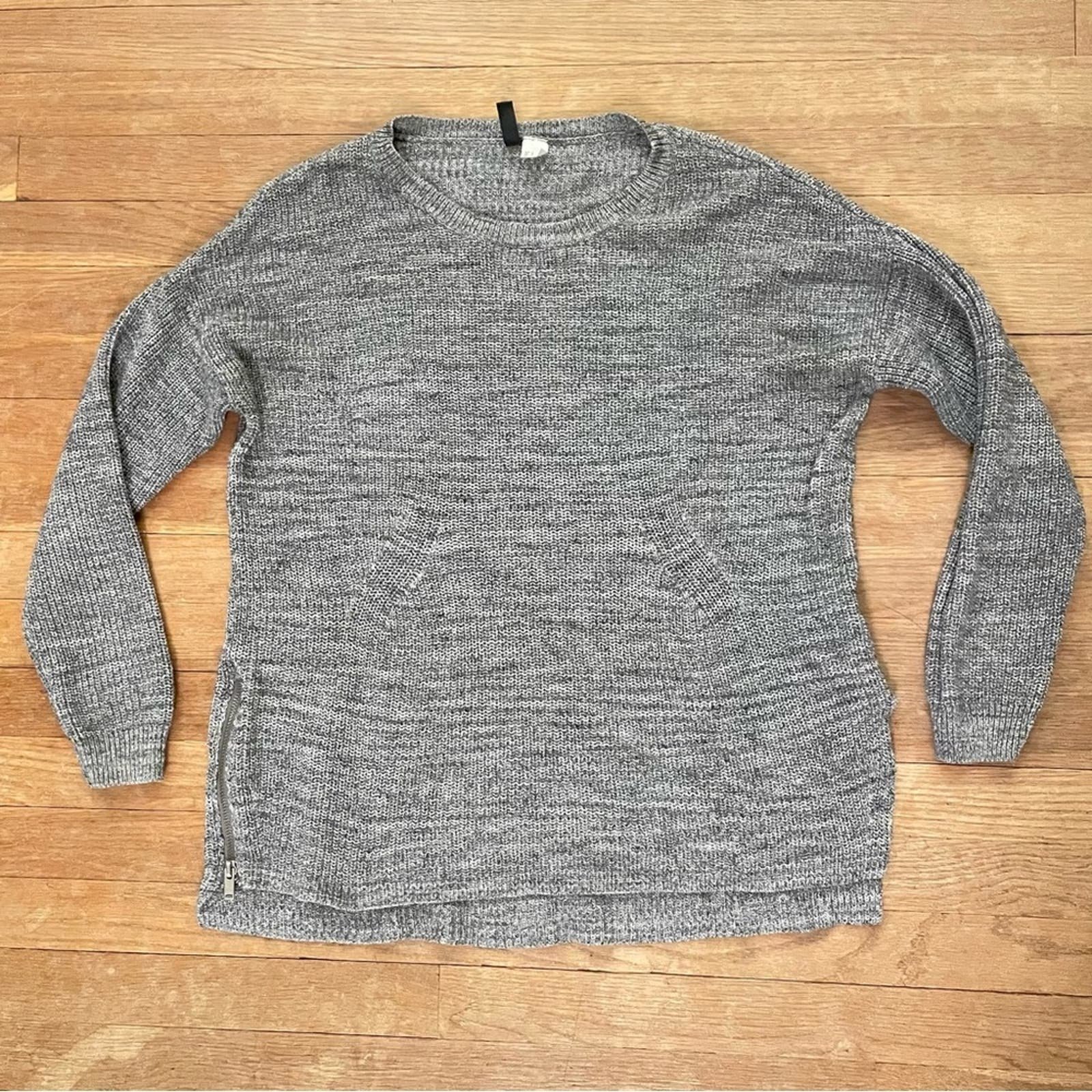Promotions  H&M Divided long sleeve gray cardigan sweat