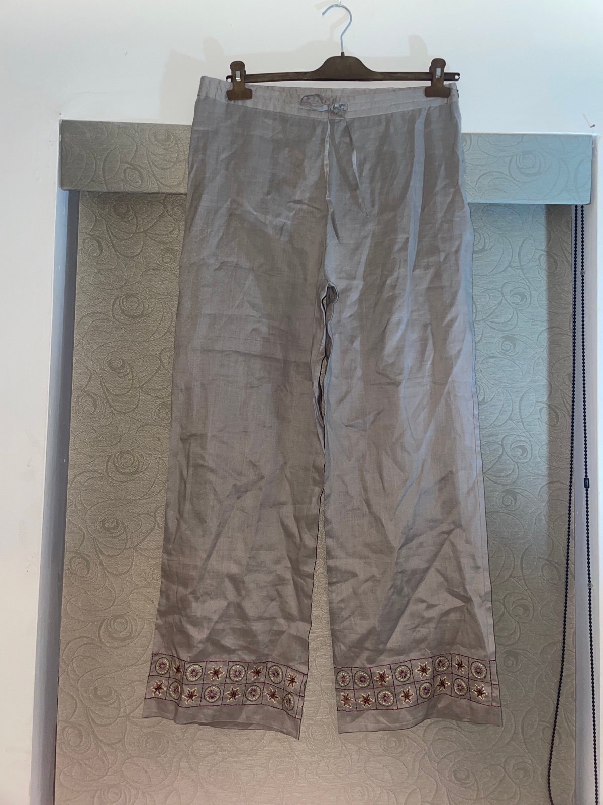 where to buy  NWT San Remi brand linen pants with gorge