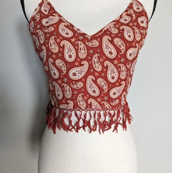 High quality Orange red and white paisley print v-neck cropped tank top with fringe size XL pRFEBPxbH US Sale