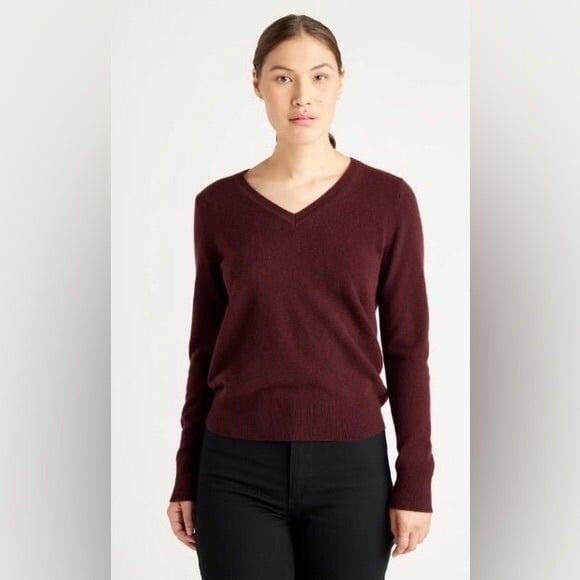 Promotions  Quince Mongolian Cashmere V-Neck Sweater in