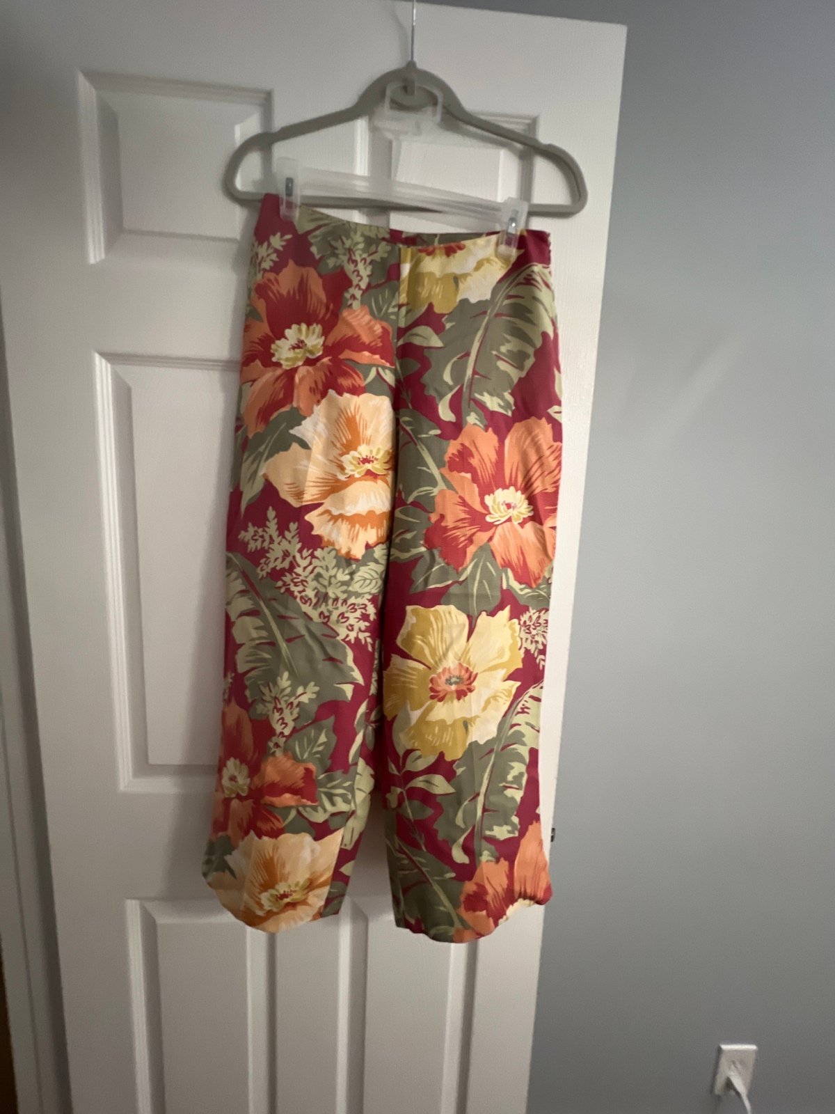 High quality Tommy Bahama Full Leg Crop Floral Silk Pants - Size 6 lIVBLkwUo Wholesale