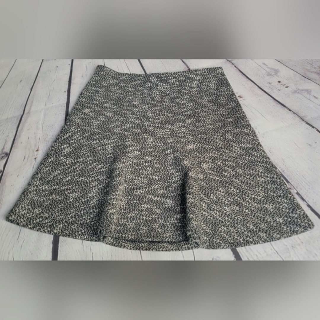 reasonable price NWT Loft Black & White skirt size 4 LK