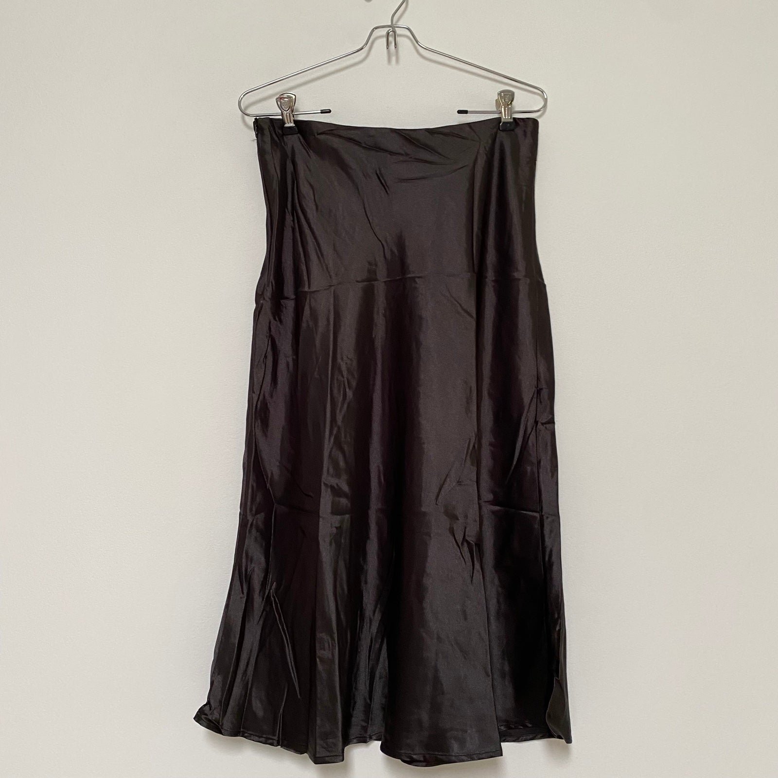 floor price Midi Slip Skirt Size Medium Black NWOT OH1N