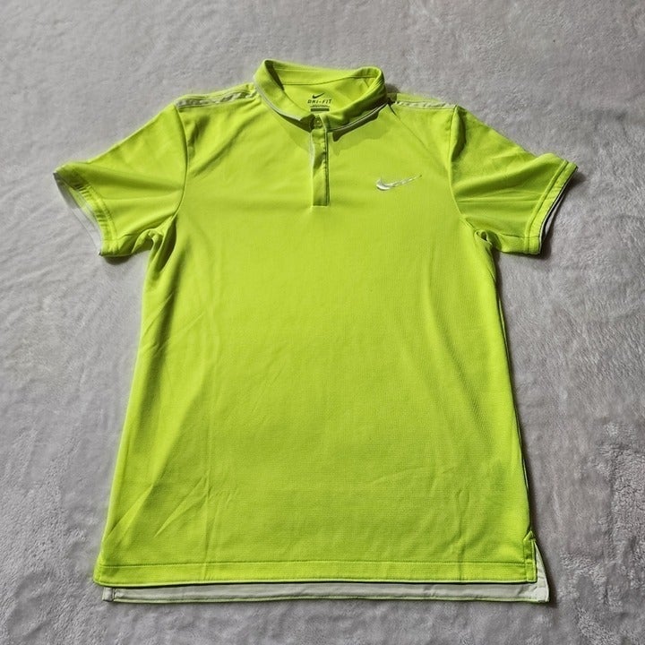Amazing Nike Dri-Fit Women´s Green Polo Shirt Size