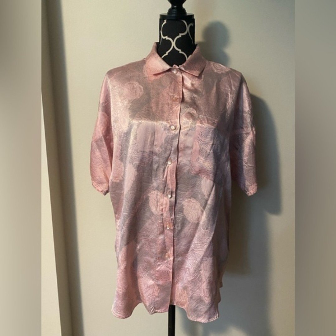reasonable price EUC Unbranded Pink and Grey Rose Button Down Breast Pocket Shirt size XL mPAKo9MGQ Novel 