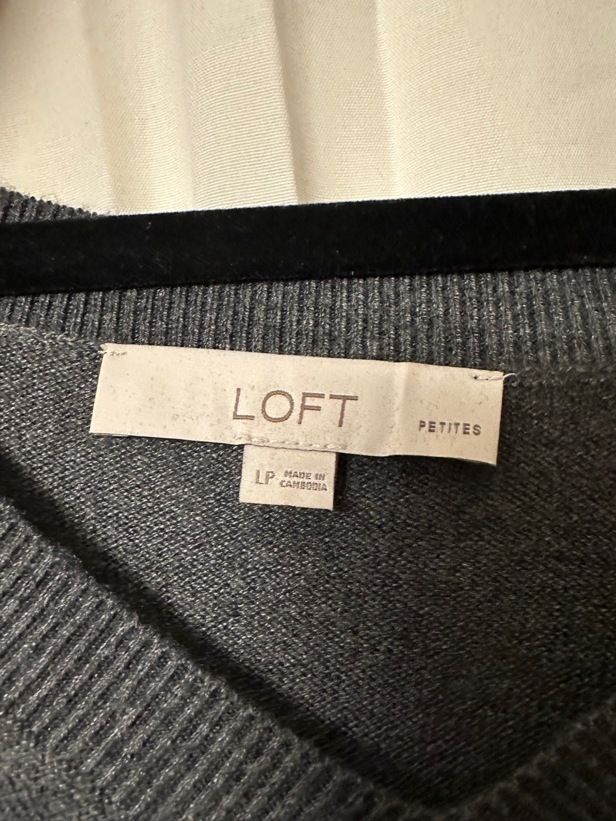 large discount NEW Loft Grey V-Neck Sweater NMV4BTY4Z best sale