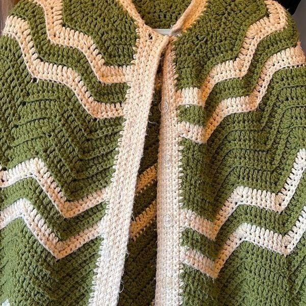 Gorgeous 1970s knitted poncho Fge4QZ2wS Online Shop