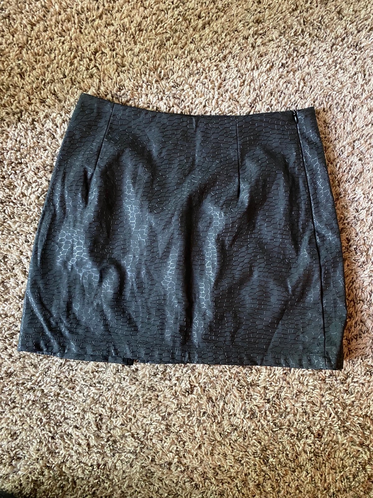 good price Black Snakeskin Print Mini Skirt - Size Small HLyty1DCm Cheap